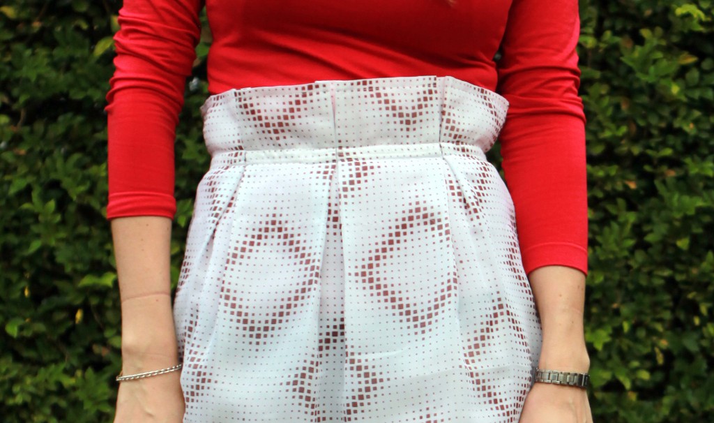 Handmade-long-brown-and-white-skirt-close-up-pleats