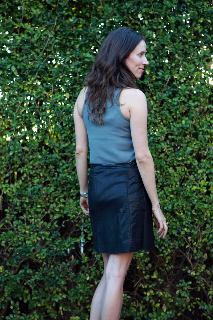 DIY-upcycled-leather-skirt-back2